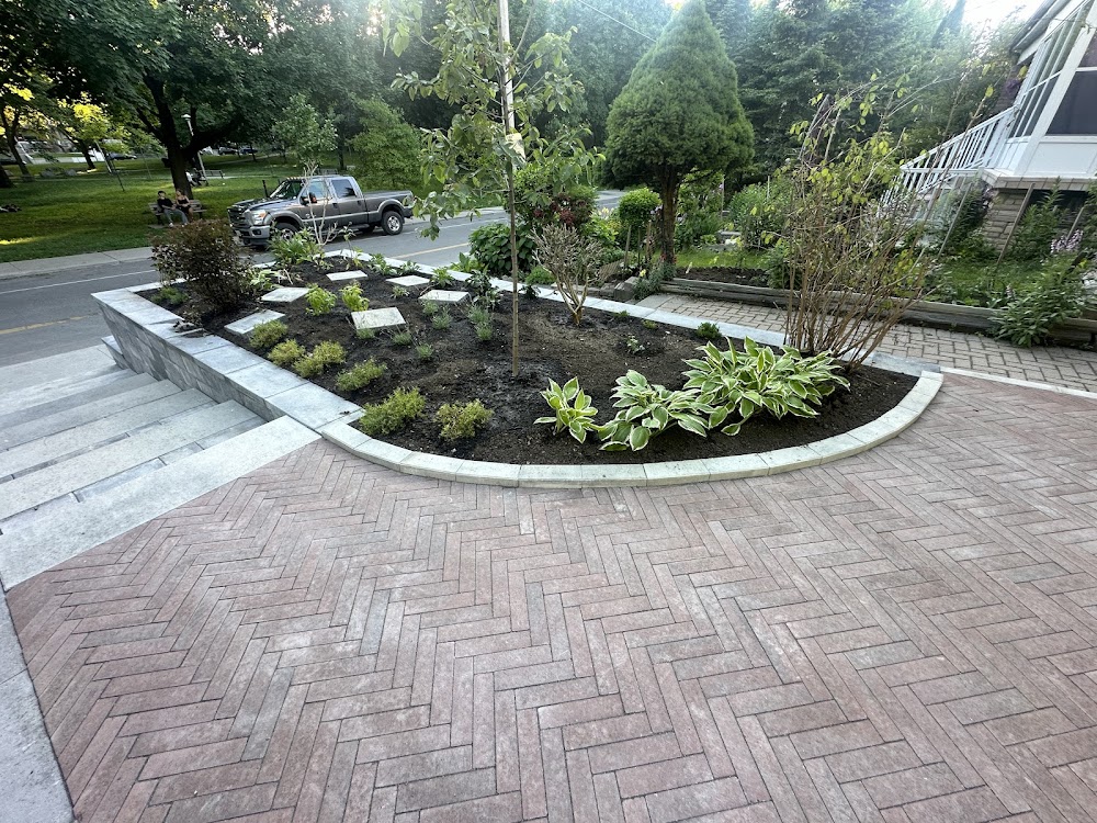 Green Side Up Contracting -Trex Decking, Interlocking & Landscape Construction